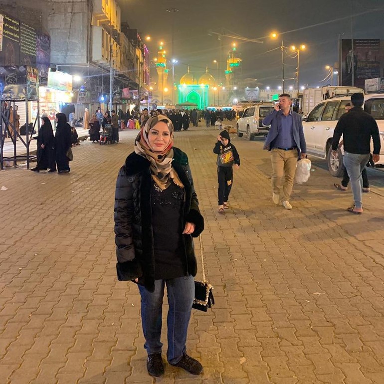 بالفيديو.. أول تعليق من إلهام شاهين على ارتدائها الحجاب امام ضريح الامام موسى الكاظم في العراق