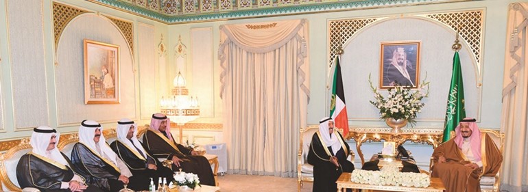  صاحب السمو الأمير والوفد المرافق في مقر اقامة الملك سلمان بن عبدالعزيز في تونس﻿