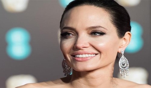 هل تنضم أنجلينا جولي إلى أبطال "مارفل" الخارقين؟