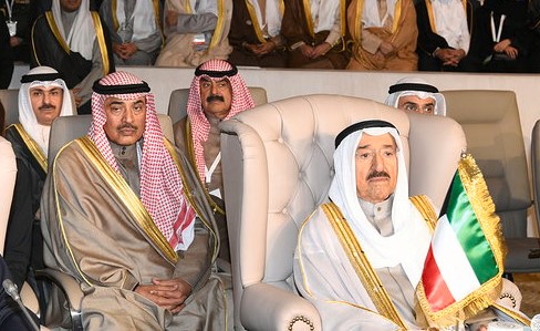صاحب السمو الأمير الشيخ صباح الأحمد خلال مشاركته في أعمال القمة العربية في تونس