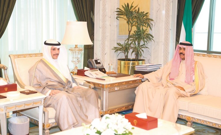 سمو نائب الأمير وولي العهد الشيخ نواف الأحمد مستقبلا رئيس مجلس الأمة مرزوق الغانم ﻿