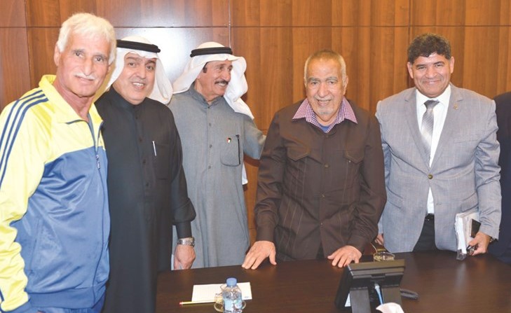 دعبدالرحمن العوضي خلال اعلان التصنيف السنوي لرابطة هواة المشي﻿