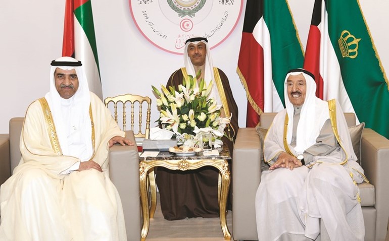 صاحب السمو الامير الشيخ صباح الاحمد مستقبلا  ﻿﻿الشيخ حمد بن محمد الشرقي حاكم إمارة الفجيرة﻿