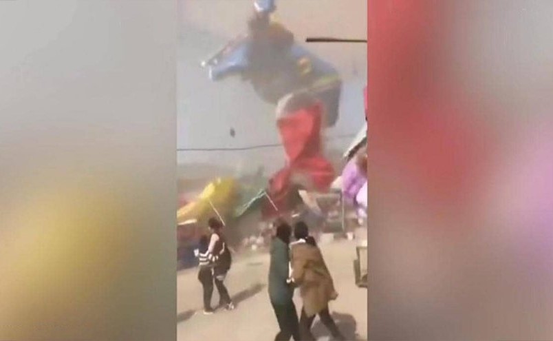 بالفيديو.. اللعبة تتحول لأداة قتل.. نطاطية تطير بأطفالها وتقتل 2