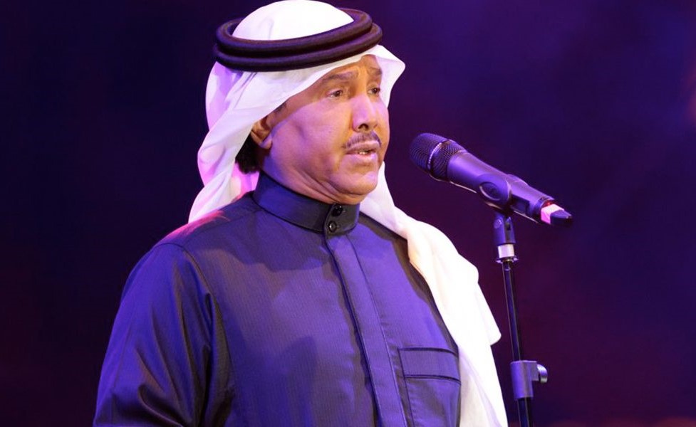 بالفيديو.. فنان العرب يزور نزلاء سجون المباحث بجدة ويغني لهم