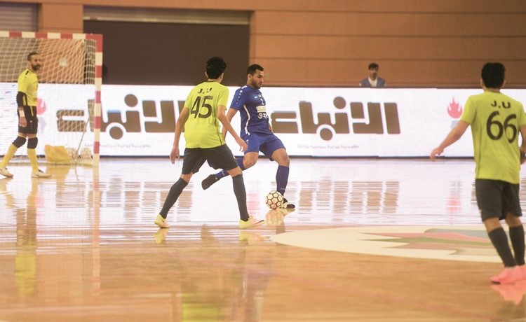 التطبيقي تغلب على جامعة الجوف برباعية في منافسات كرة الصالات	(محمد هنداوي)﻿