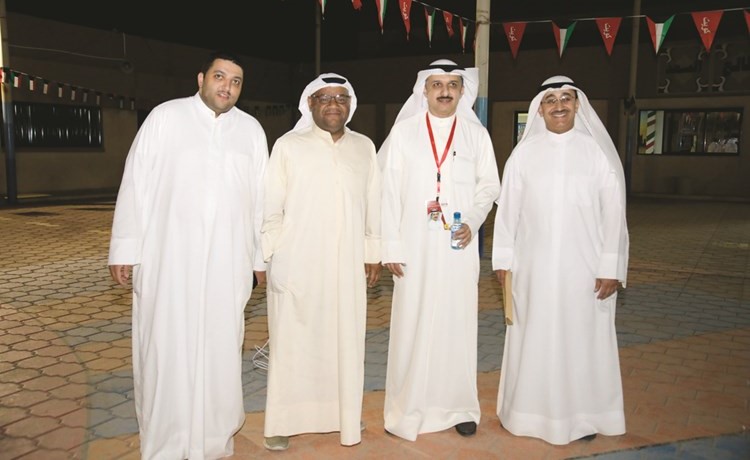 عبدالرحمن القديري وعدد من أعضاء الجمعية﻿
