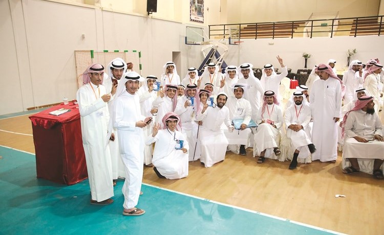 جانب من المشاركين في انتخابات جمعية المنقف التعاونية ﻿