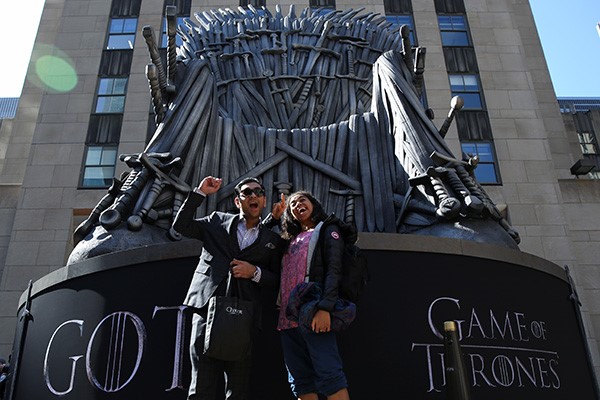 بالصور.. انطلاق العرض الأول لـ"موسم الوداع" من "game of thrones" فى نيويورك