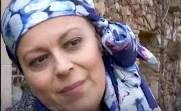 بالفيديو.. السرطان أفقدها حاسة التذوق.. وطاهٍ يعيدها