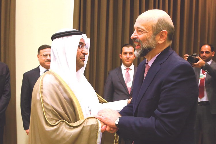 الحجرف خلال لقائه رئيس الوزراء الأردني﻿