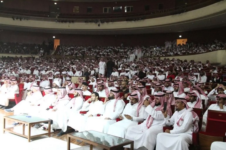 شاهد خالد عبدالرحمن وجمهوره.. طرب وعشق لا ينتهي