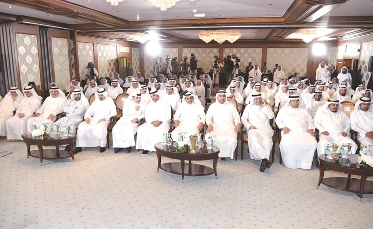 فهد الشعلة ويوسف الفضالة وأحمد الفضل والشيخ مشعل الجابر وعبدالعزيز المعجل وم.حمود العنزي وفهيد المويزري وأحمد هديان ومحمد الرقيب في مقدمة الحضور(أحمد علي)﻿