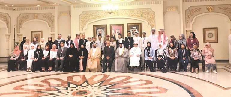 صاحب السمو الشيخ د. سلطان بن محمد القاسمي وأحمد أبو الغيط يتوسطان أعضاء البرلمان العربي للطفل﻿