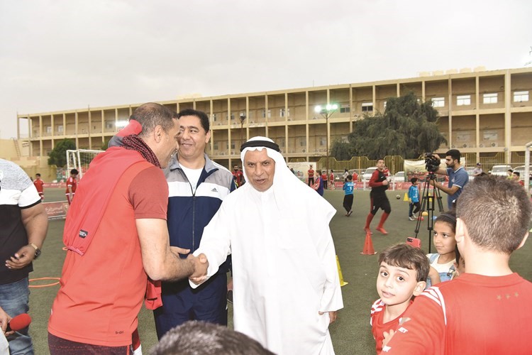 د.مشعل المشعان مرحبا بالنجم المصري في أكاديمية الأهلي بالكويت بحضور معز عثمان﻿