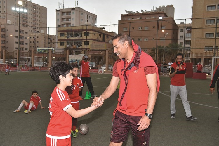 بيبو مع أحد نجوم المستقبل ﻿
