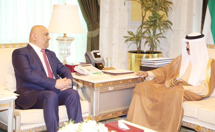 سمو نائب الامير خلال استقباله وزيرالخارجية اليمني ﻿