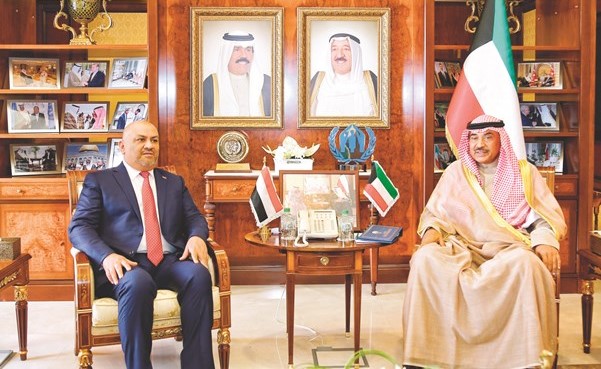 الشيخ صباح الخالد مستقبلا وزير خارجية اليمن خالد اليماني	﻿