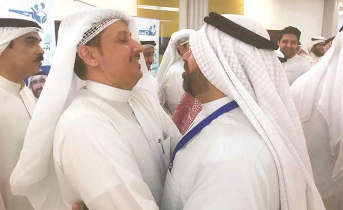 تبادل التهاني بين أعضاء قائمة المهنة﻿