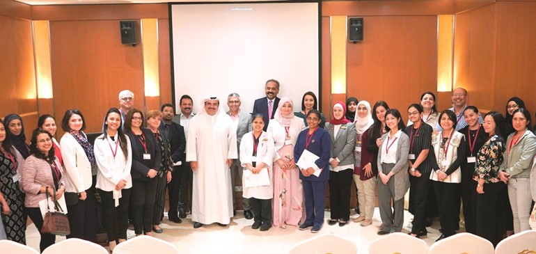 المشاركون في ندوة رحلة الجودة في الرعاية الصحية بمستشفى رويال حياة﻿