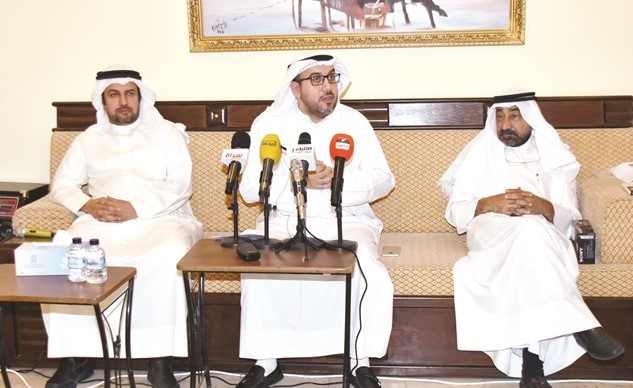 أسامة الشاهين متحدثا خلال الندوة	(محمد هنداوي)﻿