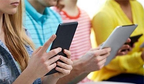 بعد انتحار تلميذة.. قوانين بريطانية جديدة لمحاسبة وسائل التواصل