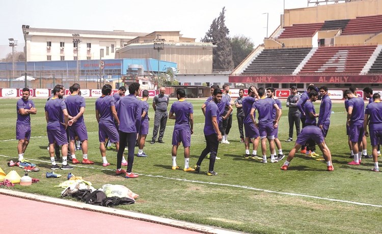 الأهلي في مواجهة جماهيره و المقاصة بالدوري