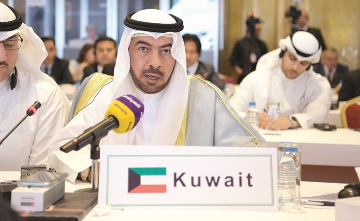 علي الدقباسي خلال إحدى فعاليات المؤتمر﻿