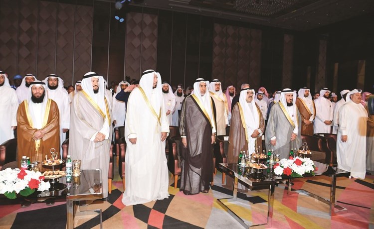 الشيخ ناصر صباح الاحمد وفهد الشعلة ود.عبدالله المعتوق وفريد أسد عمادي في مقدمة الحضور	 (قاسم باشا)﻿