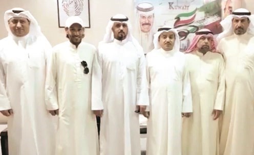 د. عبدالمحسن الحويلة مستقبلا عددا من أولياء الأمور﻿