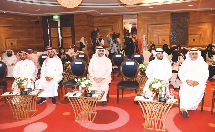 الشيخ حمد فهد الصباح ود.فواز العجمي وم.فنيس العجمي في مقدمة الحضور	 (أحمد علي) ﻿
