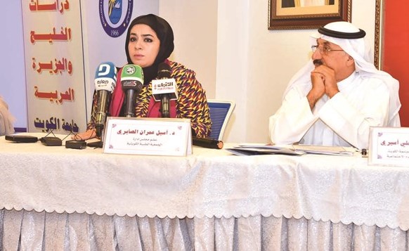 د.أسيل الصابري تلقي كلمتها خلال الندوة- (ريليش كومار)﻿