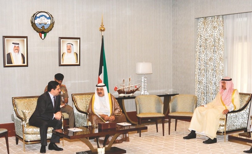 الشيخ ناصر صباح الاحمد مستقبلا وزير الخارجية المغربي ﻿