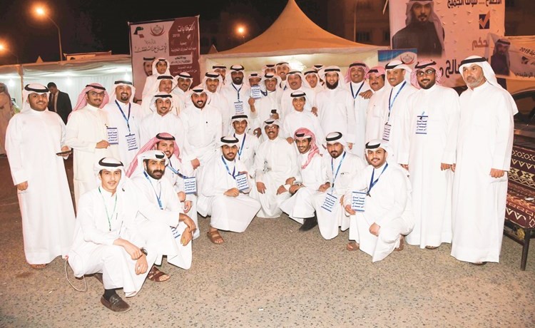 جانب من المشاركين في الانتخابات ﻿