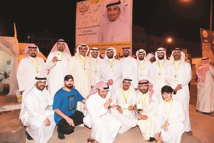 فرحة الفوز في انتخابات جمعية عبدالله المبارك التعاونية 	(محمد هاشم) ﻿