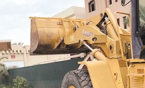 جانب من إزالة التعديات في حولي ﻿