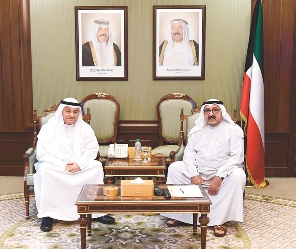 الشيخ ناصر صباح الأحمد مستقبلا حسام بهبهاني﻿