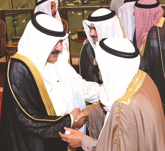 خالد الجارالله مصافحا صاحب السمو ﻿
