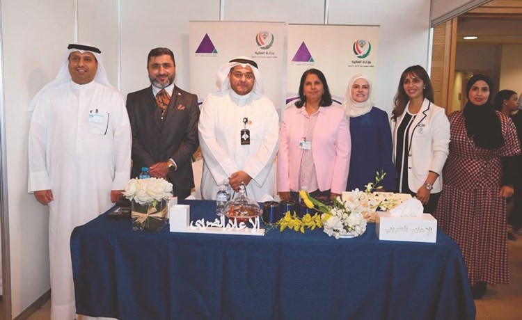 «الاتصالات و الملاحة» بـ «التطبيقي» نظم معرض المستقبل المهني السادس
