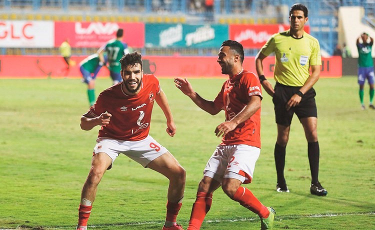 فرحة كبيرة للمغربي وليد أزارو بهدفه أمام المقاصة الذي طال انتظاره طويلا﻿