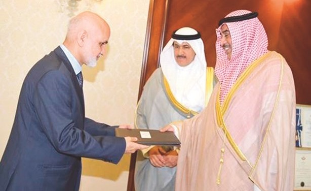 الشيخ صباح الخالد يتسلم نسخة من أوراق اعتماد سفير أفغانستان سيد جاويد هاشمي﻿