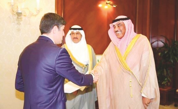 الشيخ صباح الخالد يتسلم نسخة من أوراق اعتماد سفير أوكرانيا الجديد د.ألكسندر بالانوتسا﻿