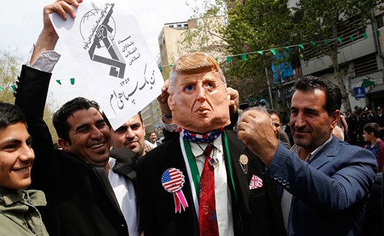 آلاف الإيرانيين يحتجون على تصنيف الحرس الثوري منظمة إرهابية