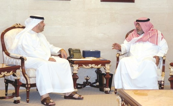 الشيخ ثامر العلي خلال اجتماعه مع السفير صقر الريسي	﻿