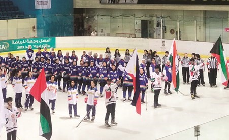 جانب من حفل افتتاح بطولة كأس التحدي الآسيوي لهوكي الجليد للسيدات في أبوظبي﻿