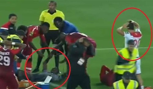 بالفيديو.. حكم مباراة يبكي متأثرًا بعد إصـابة مروعة لحارس مرمى فريق إفريقي