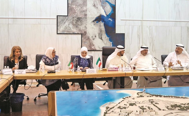 م.عبد السلام الرندي مترئسا اجتماع ورشة العمل﻿