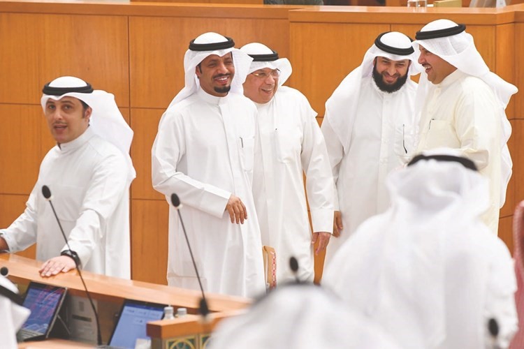 طلال الجلال وعبدالله فهاد والشيخ خالد الجراح وماجد المطيري وأحمد الفضل﻿