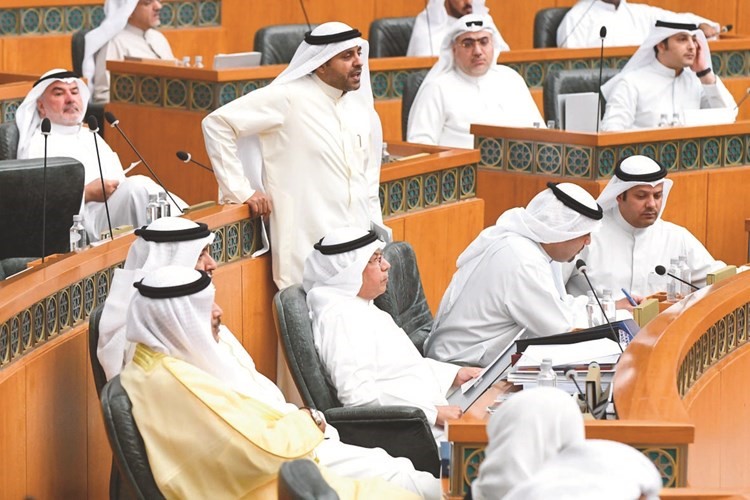 فيصل الكندري وأنس الصالح ومحمد الجبري والشيخ خالد الجراح ود.فهد العفاسي والشيخ صباح الخالد﻿