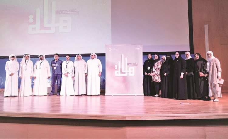  صورة جماعية مع الطلبة المشاركين والقائمين على المشروع﻿